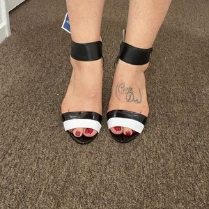 Tahari 8 m sleek classy heels